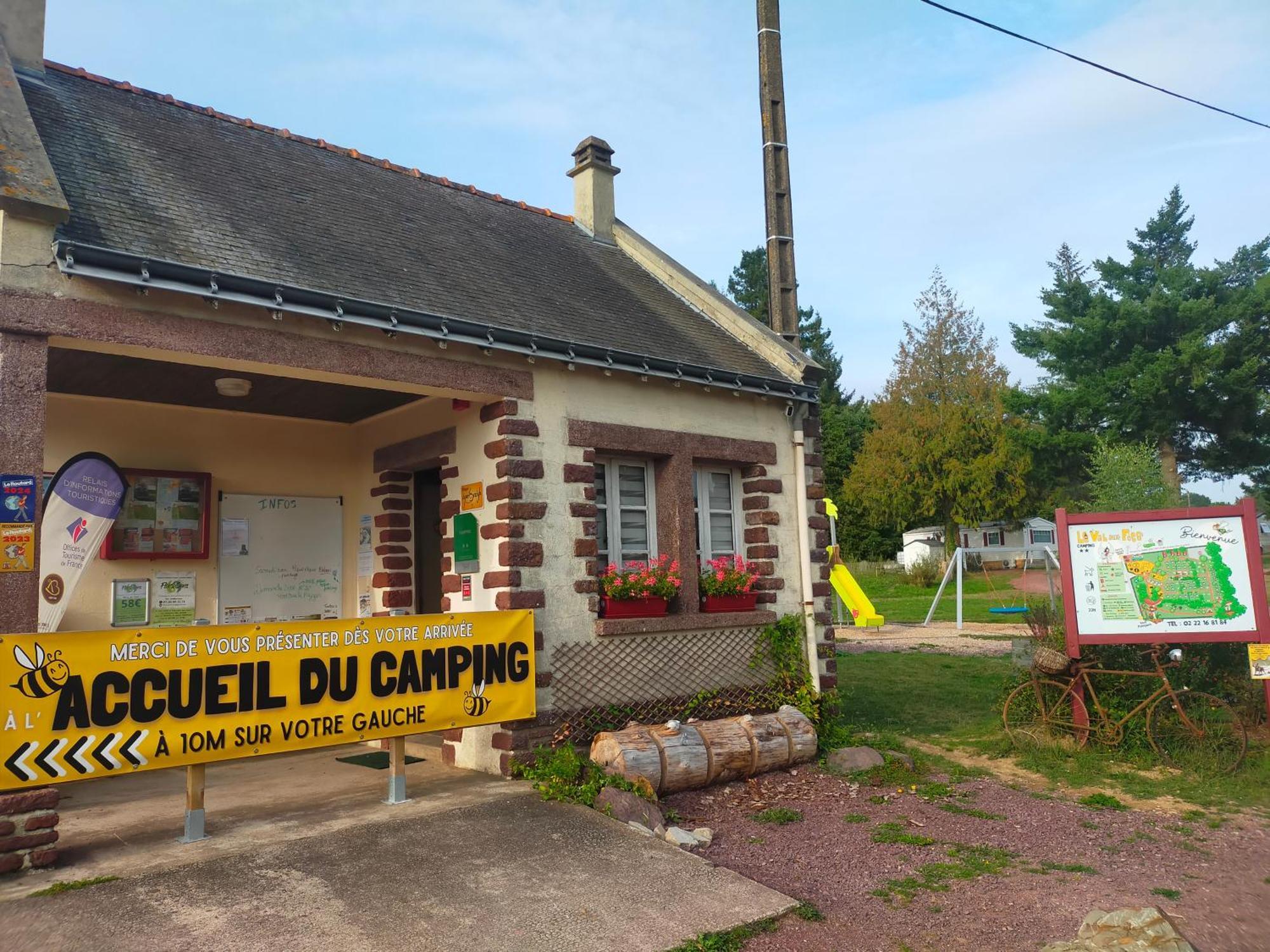 Camping Le Val Aux Fees - Broceliande Concoret Экстерьер фото